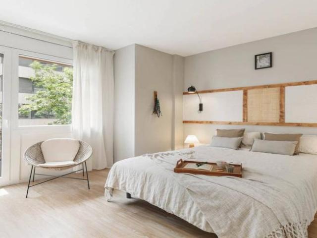 Apartamentos 3 Dormitorio Barcelona Barcelona ES102400873