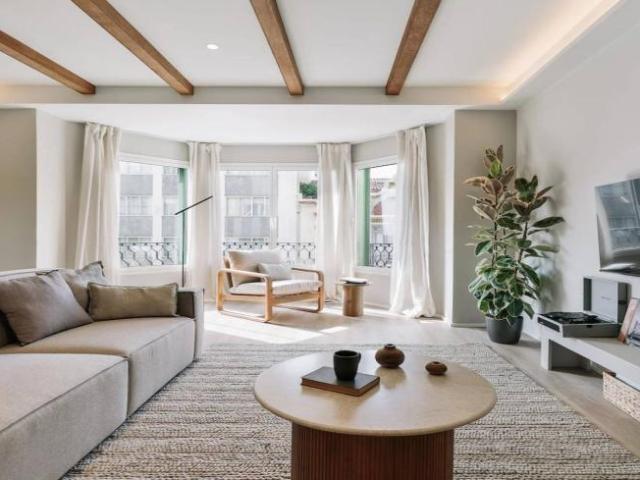 Apartamentos 3 Dormitorio Barcelona Barcelona ES102400983