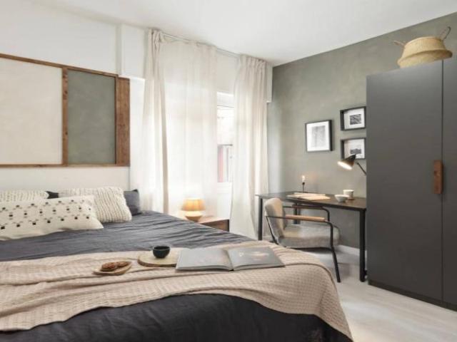 Apartamentos 3 Dormitorio Barcelona Barcelona ES102400222
