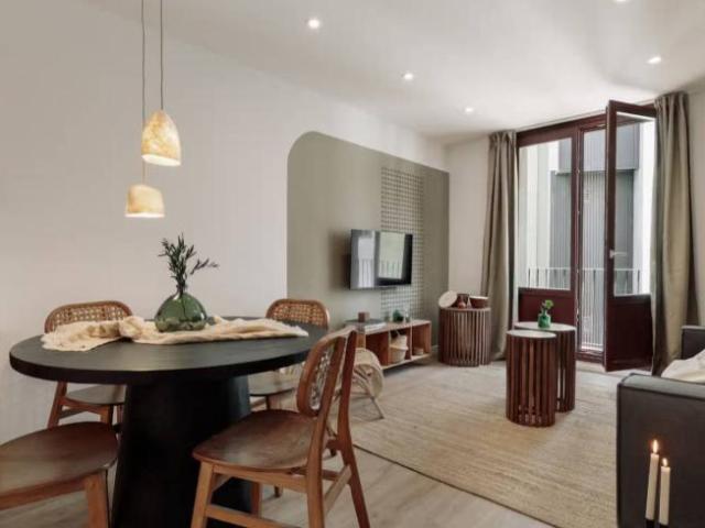 Apartamentos 3 Dormitorio Barcelona Barcelona ES102400299