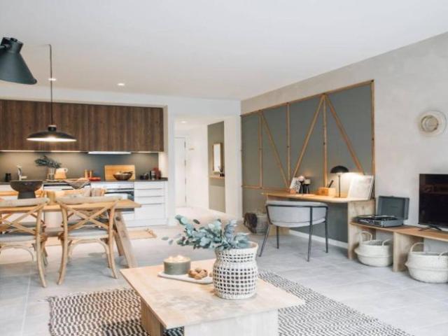 Apartamentos 3 Dormitorio Barcelona Barcelona ES102400366