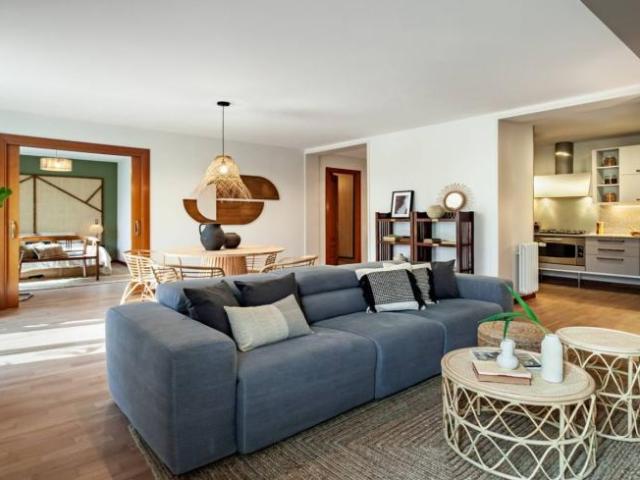 Apartamentos 3 Dormitorio Barcelona Barcelona ES102401564