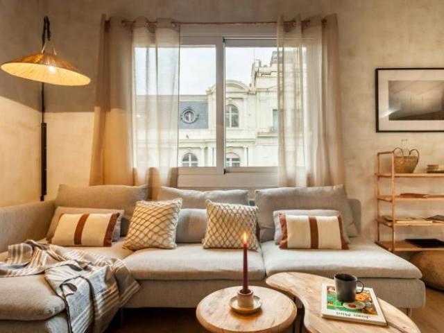 Apartamentos 3 Dormitorio Barcelona Barcelona ES102401723