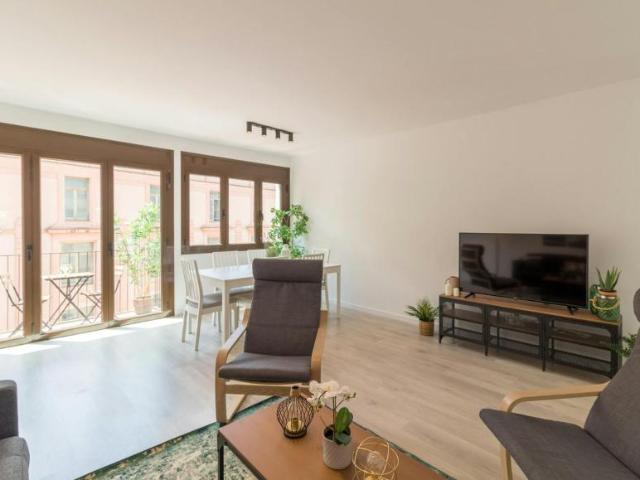 Apartamentos 3 Dormitorio Barcelona Barcelona ES102273792