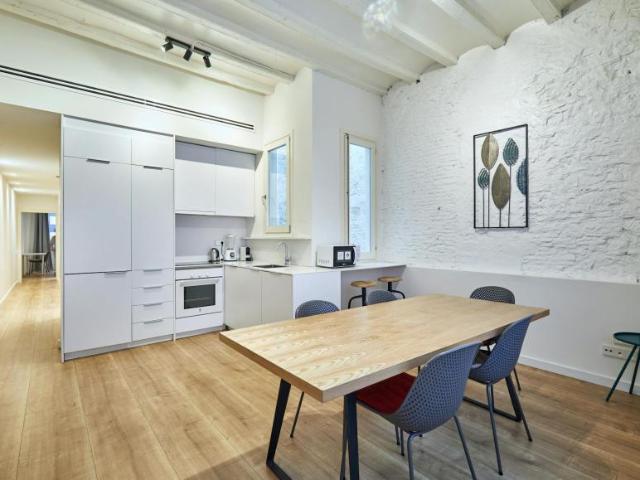 Apartamentos 3 Dormitorio Barcelona Barcelona ES102273799