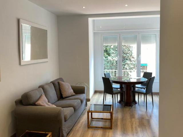 Apartamentos 3 Dormitorio Barcelona Barcelona ES103576241