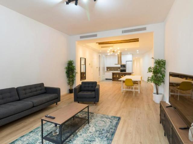 Apartamentos 3 Dormitorio Barcelona Barcelona ES103614127