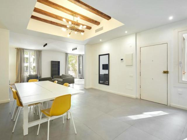 Apartamentos 3 Dormitorio Barcelona Barcelona ES103614222