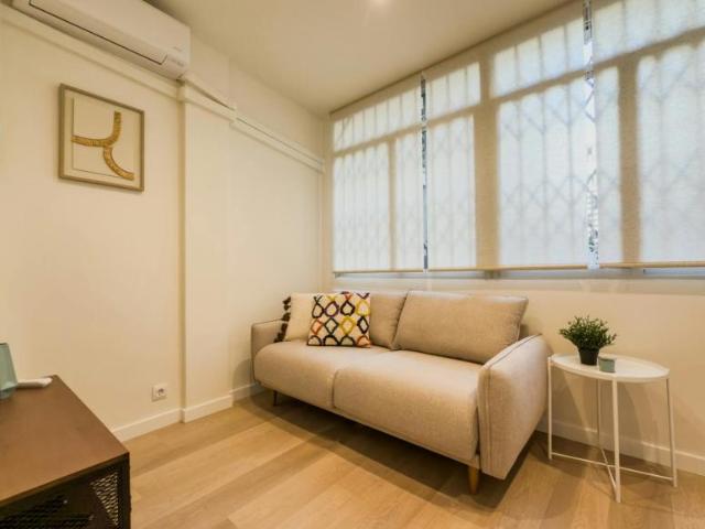 Apartamentos 3 Dormitorio Barcelona Barcelona ES103655451
