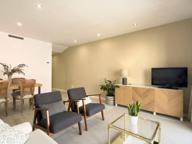 Apartamentos 3 Dormitorio Barcelona Barcelona ES103844540