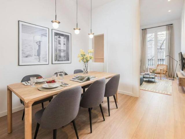 Apartamentos 3 Dormitorio Barcelona Barcelona ES103061690