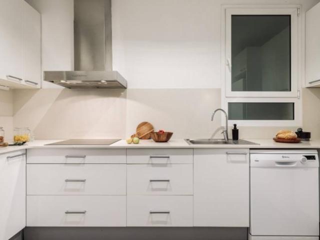 Apartamentos 3 Dormitorio Barcelona Barcelona ES103094562