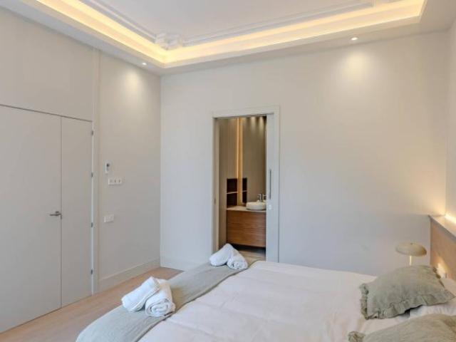 Apartamentos 3 Dormitorio Barcelona Barcelona ES103340758