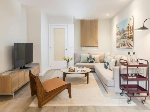 Apartamentos 3 Dormitorio Barcelona Barcelona ES103391156