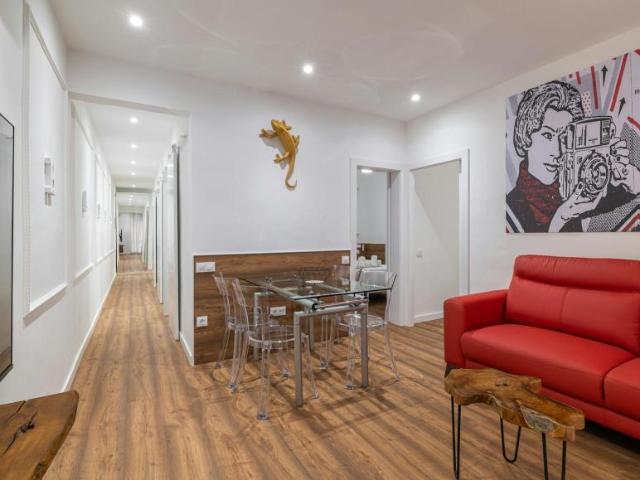 Apartamentos 3 Dormitorio Barcelona Barcelona ES104436001