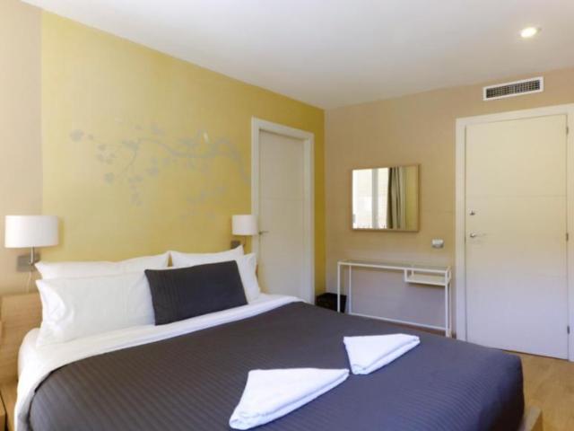 Apartamentos 3 Dormitorio Barcelona Barcelona ES104721521