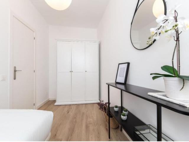 Apartamentos 3 Dormitorio Barcelona Barcelona ES104721195