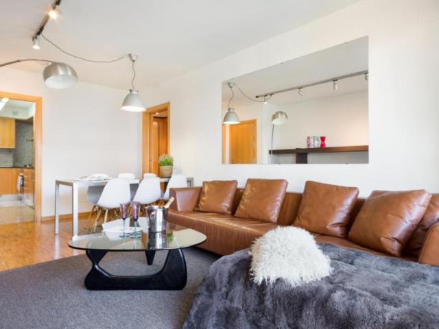 Apartamentos 3 Dormitorio Barcelona Barcelona ES104925779