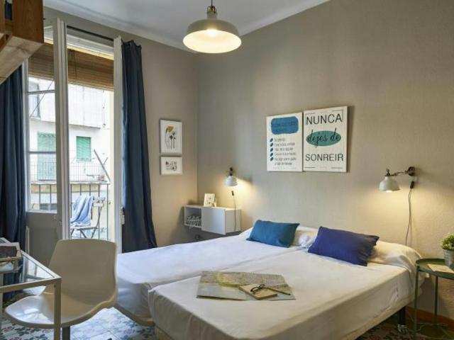 Apartamentos 3 Dormitorio Barcelona Barcelona ES104070218