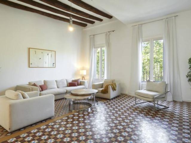 Apartamentos 3 Dormitorio Barcelona Barcelona ES104109512