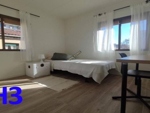 Apartamentos 3 Dormitorio Barcelona Barcelona ES104366073