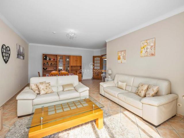 Apartamentos 3 quarto, Guia Algarve DLS101177538