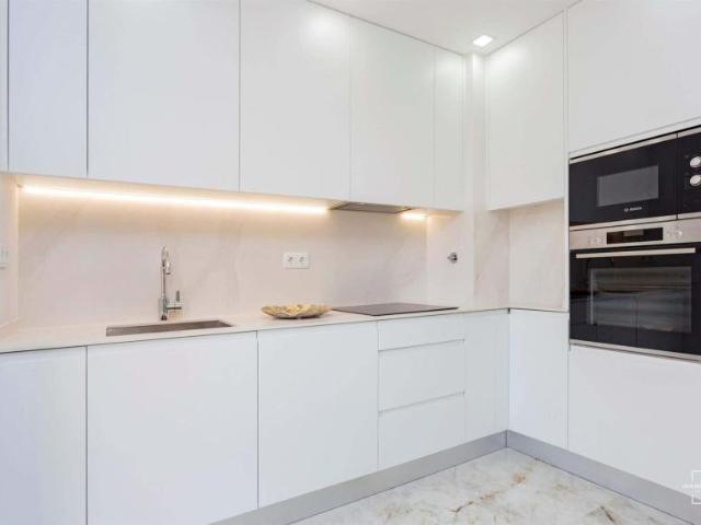 Apartamentos 3 quarto, Lagos Algarve DLS86008759
