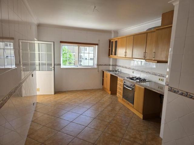 Apartamentos 3 quarto, Leiria Leiria DLS101156979