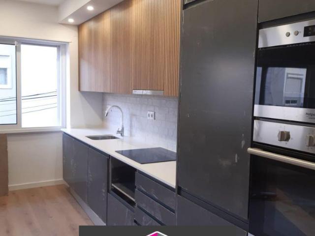 Apartamentos 3 quarto, Lisboa Amadora 2720 DLS101468588
