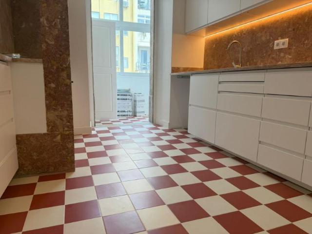 Apartamentos 3 quarto, Lisboa Lisboa 1150 076 DS100311625