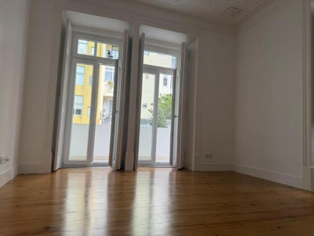 Apartamentos 3 quarto, Lisboa Lisboa 1150 076 ES100311625