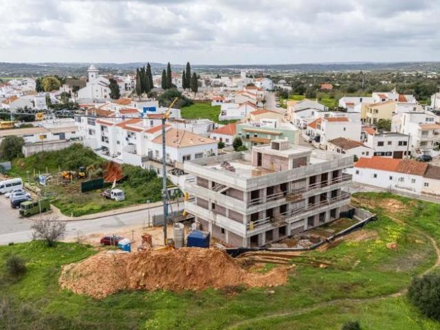 Apartamentos 3 quarto, Mexilhoeira Grande Algarve DLS97353245