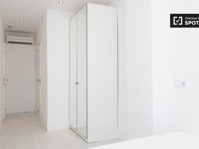 Apartamentos 12 Dormitorio Madrid Madrid ELS96347398