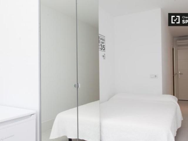 Apartamentos 12 Dormitorio Madrid Madrid ES104828550