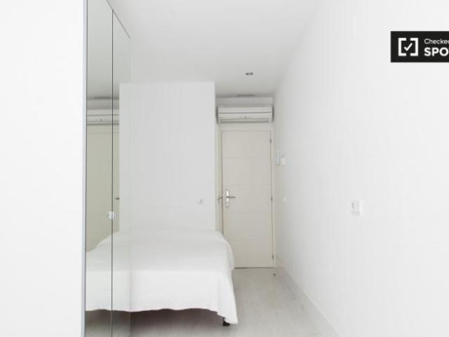 Apartamentos 12 Dormitorio Madrid Madrid ES104829050