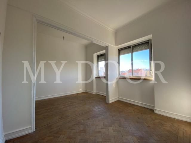 Apartamentos 1 quarto, Loures Loures 1885 000 DLS84649737
