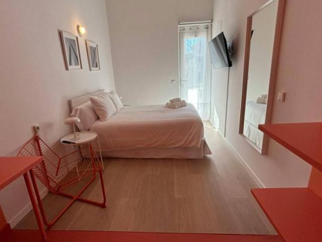 Apartamentos 25 Dormitorio Madrid Madrid ES101192308