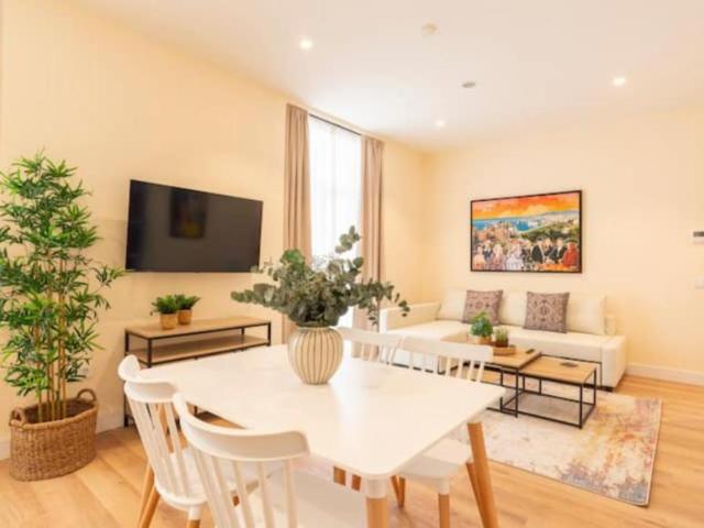 Apartamentos 2 Dormitorio Malaga Malaga ES103287249