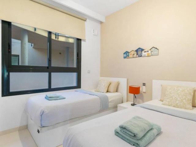 Apartamentos 2 Dormitorio Alicante Alicante ES104802696