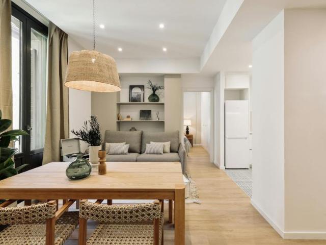 Apartamentos 2 Dormitorio Barcelona Barcelona ES100766184
