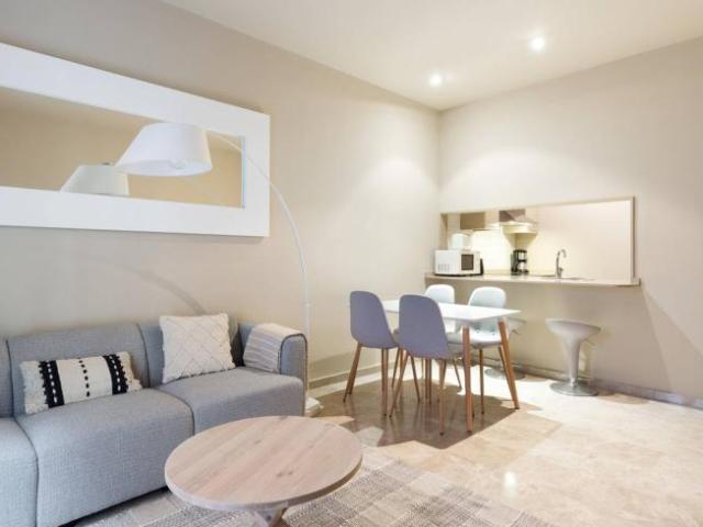 Apartamentos 2 Dormitorio Barcelona Barcelona ES100177857