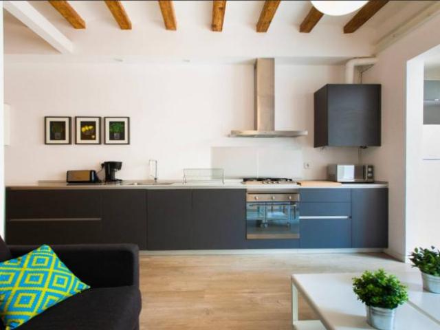 Apartamentos 2 Dormitorio Barcelona Barcelona ES101814005