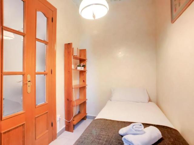 Apartamentos 2 Dormitorio Barcelona Barcelona ES101098066