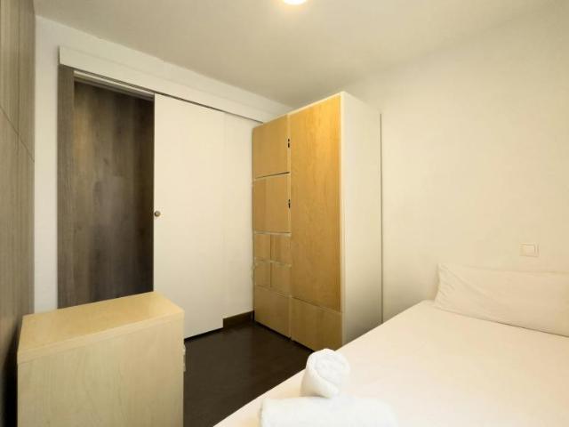 Apartamentos 2 Dormitorio Barcelona Barcelona ES102854584