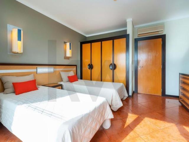 Apartamentos 2 quarto, Albufeira Algarve DLS88086984