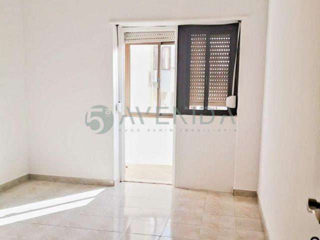Apartamentos 2 quarto, Setúbal Barreiro 2835 DLS101474464