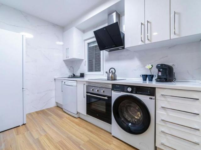 Apartamentos 4 Dormitorio Madrid Madrid ES101512019