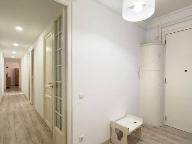 Apartamentos 4 Dormitorio Barcelona Barcelona ES94007913