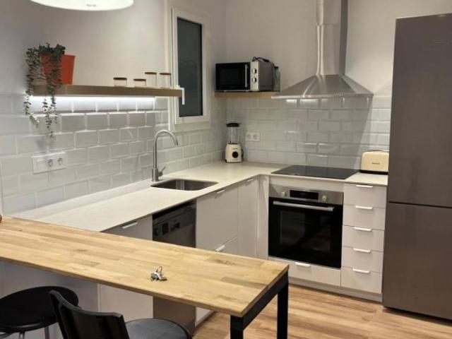 Apartamentos 4 Dormitorio Barcelona Barcelona ES98334298
