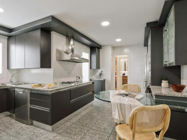 Apartamentos 4 Dormitorio Barcelona Barcelona ES99086017